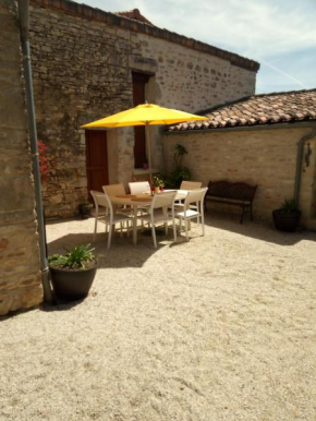 CHAMBRE A LA CAMPAGNE - CHARENTE